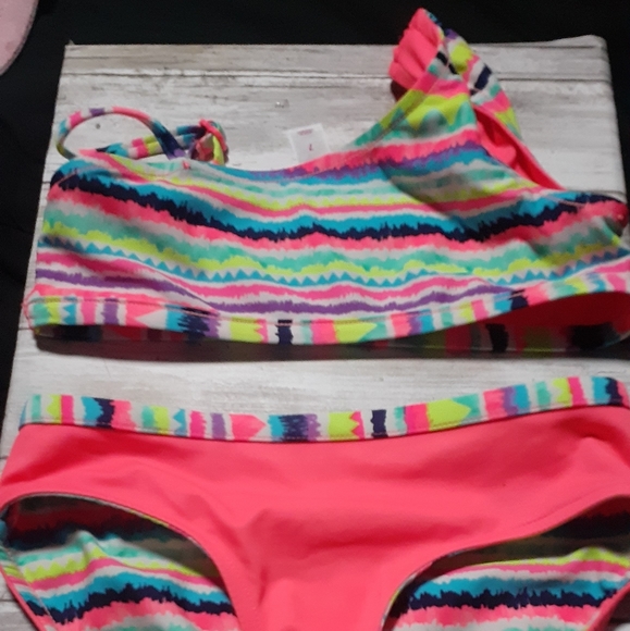 Swimsuits - Picture 7 of 10